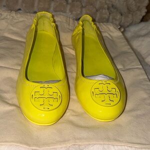 Tory Burch Minnie Ballet Flats in Neon Yellow Brand NEW size 8.5